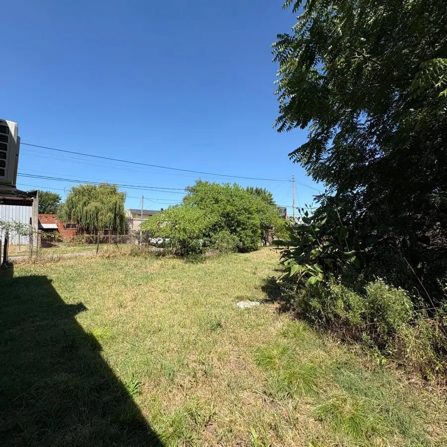 Terreno de 271 m2 en venta en centro de General Rodriguez 1