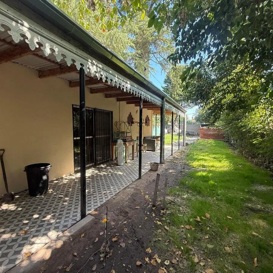 Casa con pileta 512 m² terreno y 2 dormitorios venta Francisco Alvarez 1