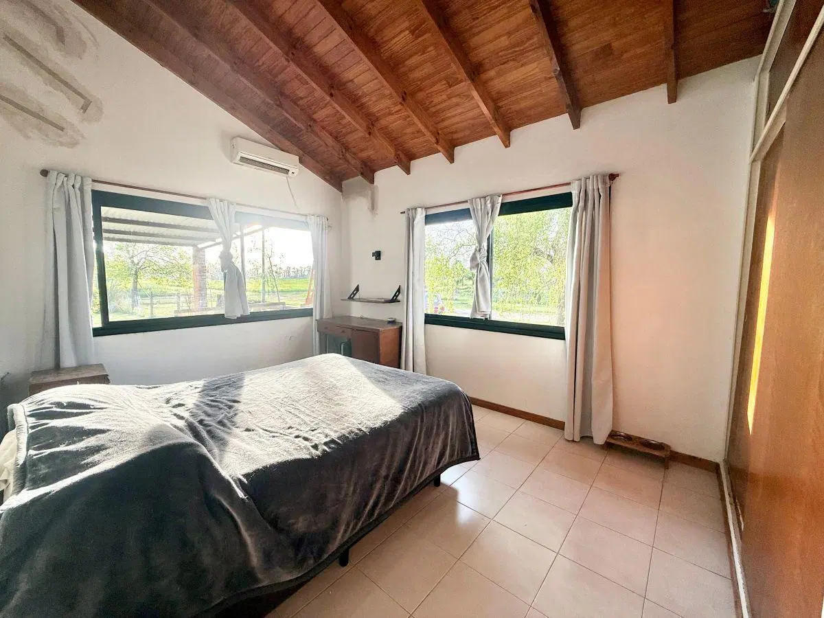 VENTA CASA CON PILETA LOTE 1500M2 Aero Country Club 2
