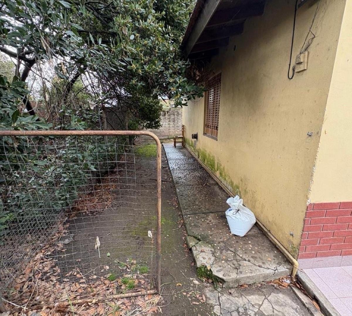 Foto de Casa de 3 ambientes en el centro de General Rodríguez – Calle Azcuénaga, imagen 4