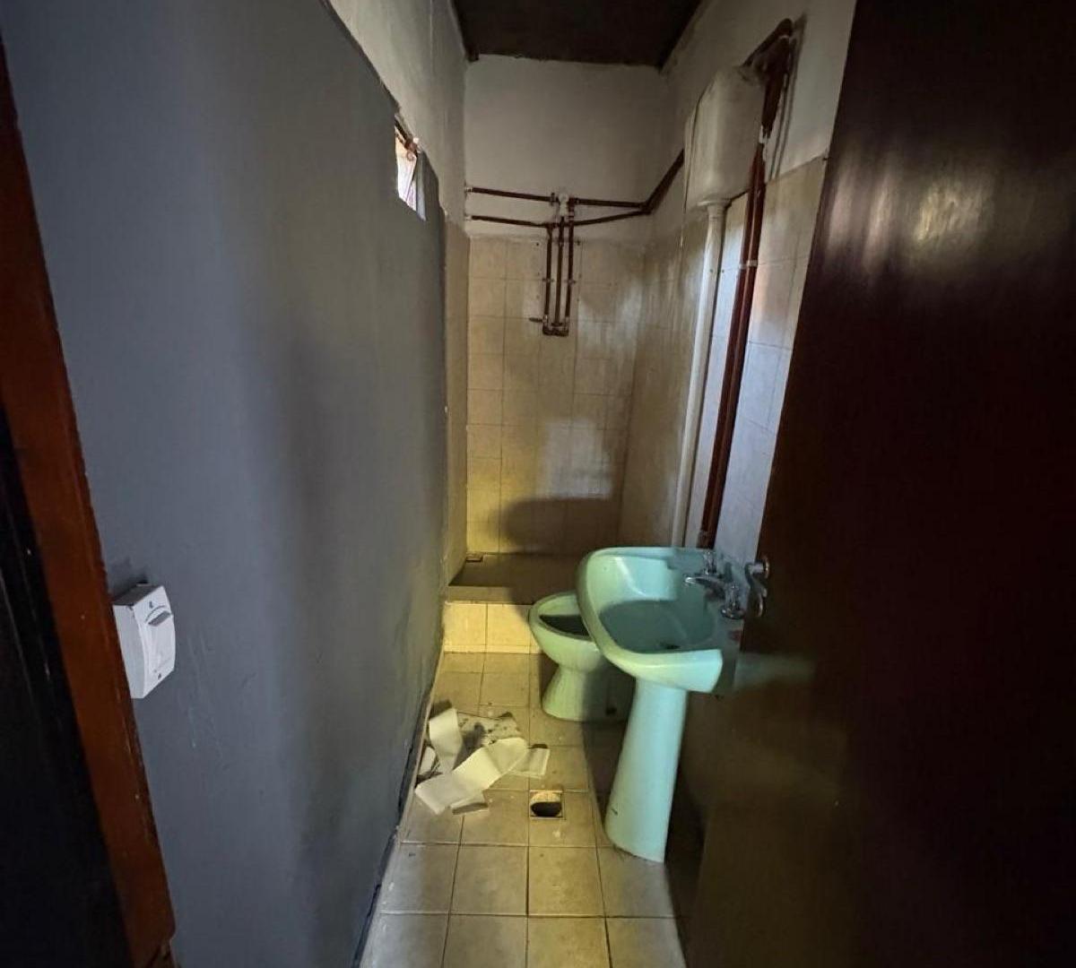 Foto de Casa de 3 ambientes con patio sobre calle Legaz – General Rodríguez, imagen 2