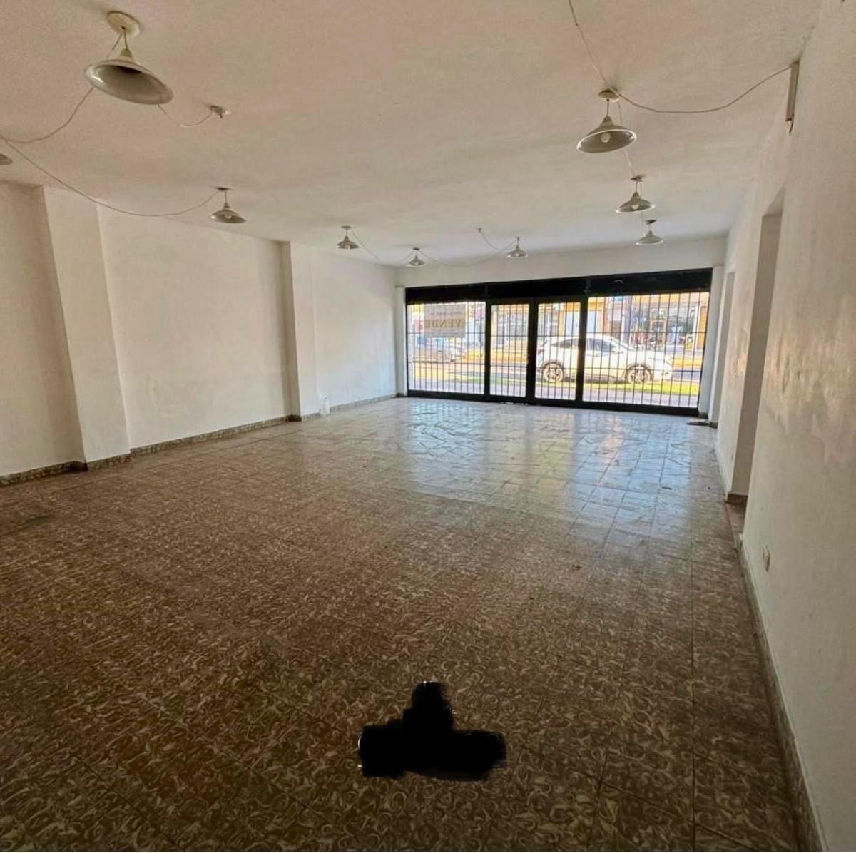 Local en Venta Sobre Av Savio Al 100 Rio Tercero 5
