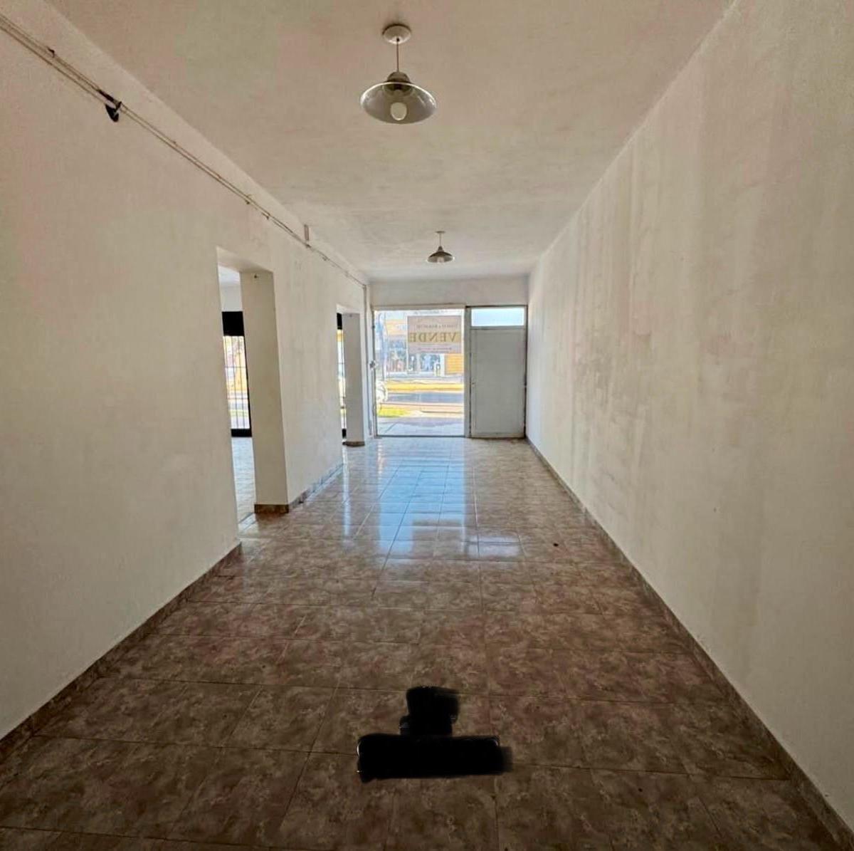Local en Venta Sobre Av Savio Al 100 Rio Tercero 4