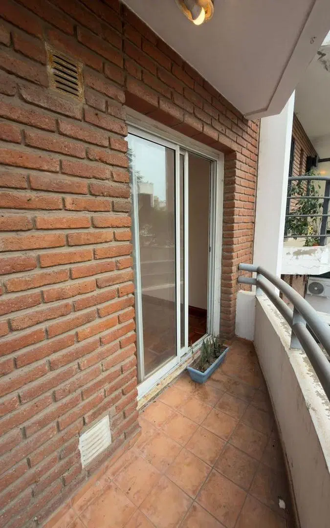 Nueva Córdoba VENTA 1 dormitorio con balcón FRENTE 5
