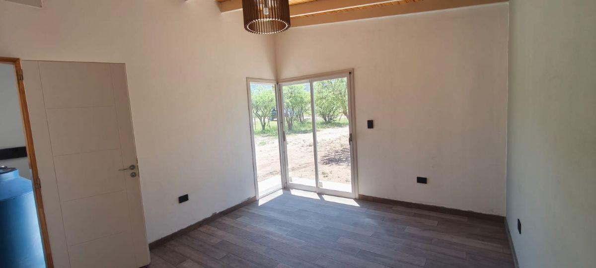 Foto de Casa con 800 m² terreno y 2 dormitorios en venta en Cortaderas, imagen 5