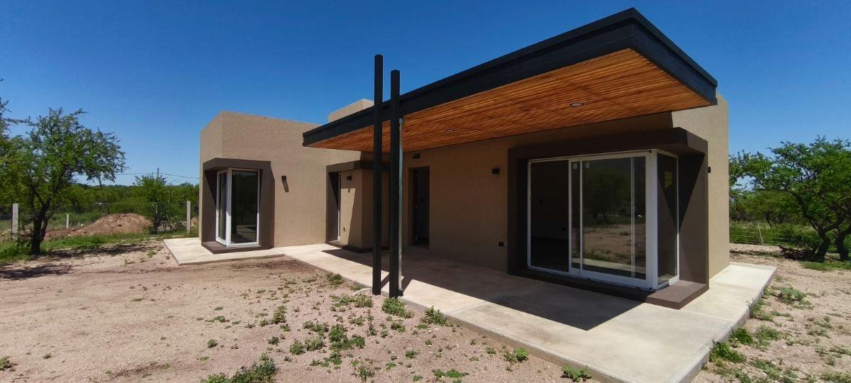 Casa con 800 m² terreno y 2 dormitorios en venta en Cortaderas