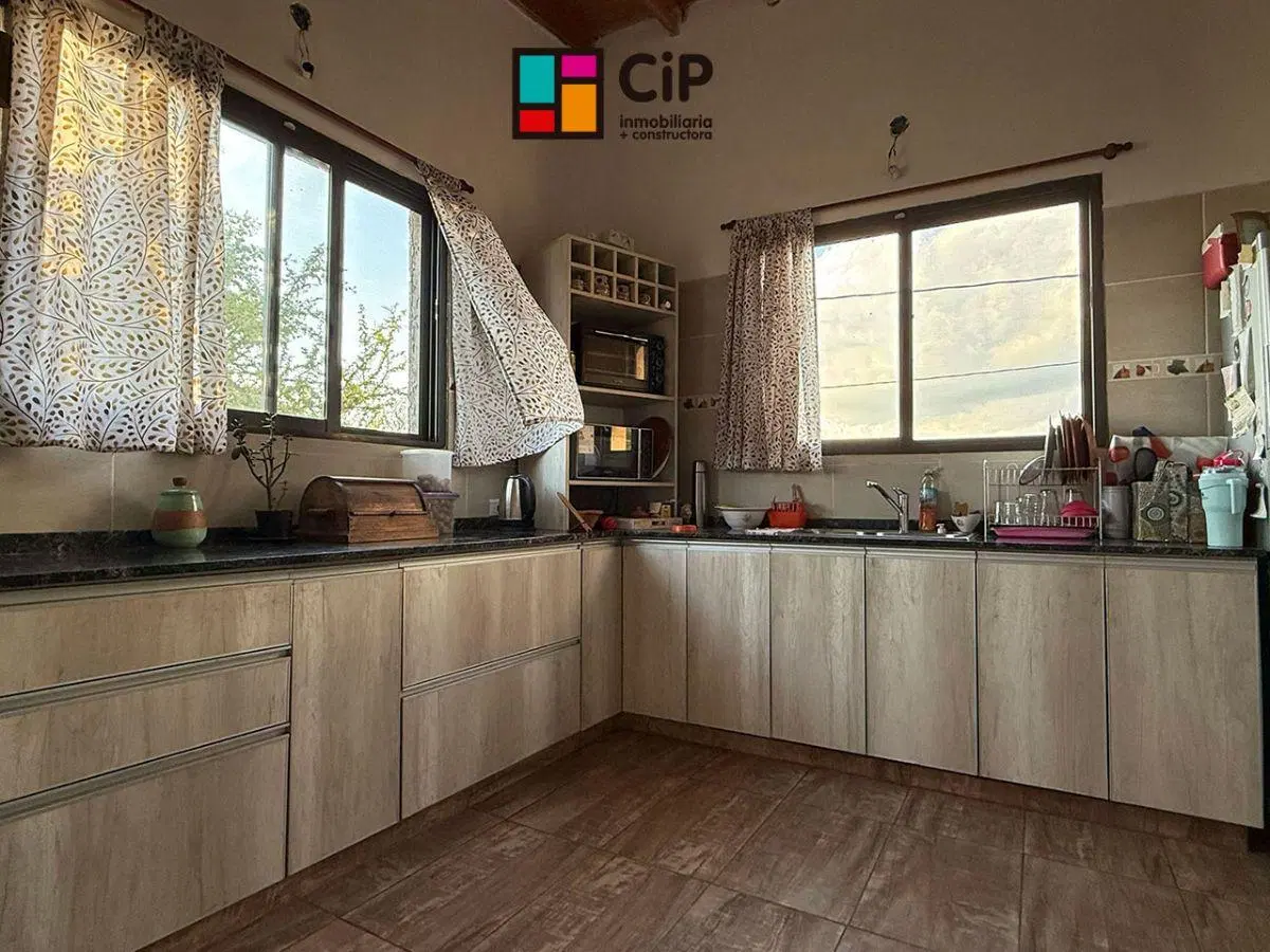 Casa en venta en La Eloisa Carpinteria 5