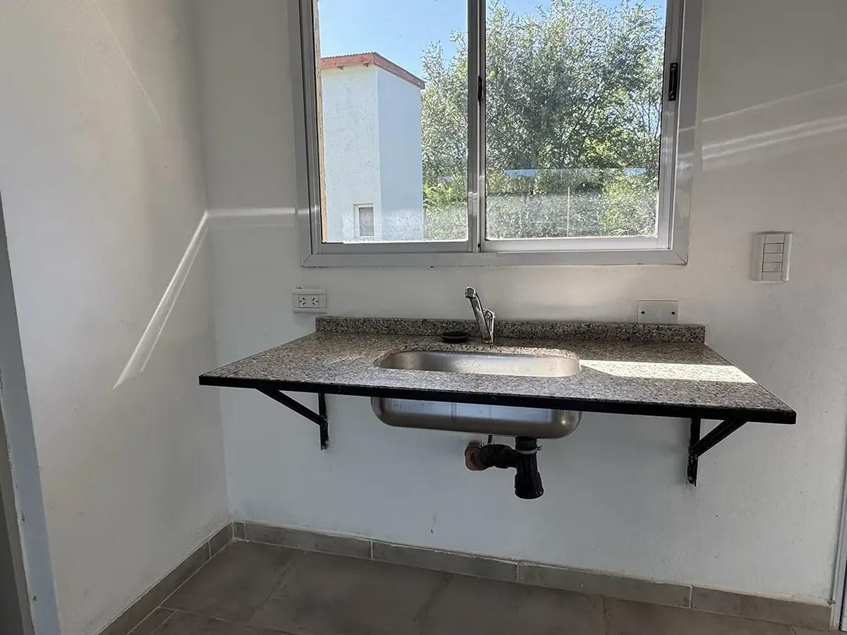 Foto de Alquiler De Local Comercial En Carpintería, imagen 5