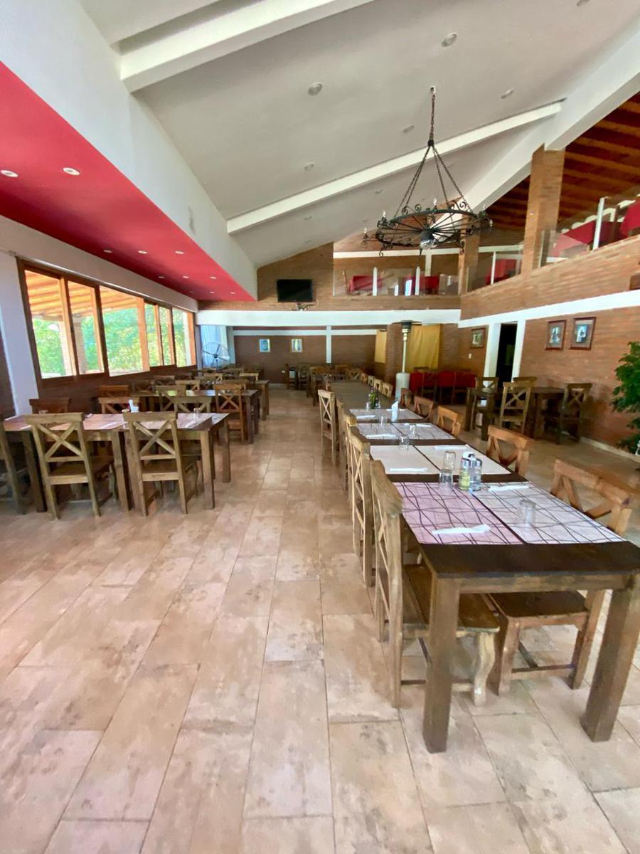 Vendo Restaurante con Amplio Terreno de 7.000 m² en La Serranita 3