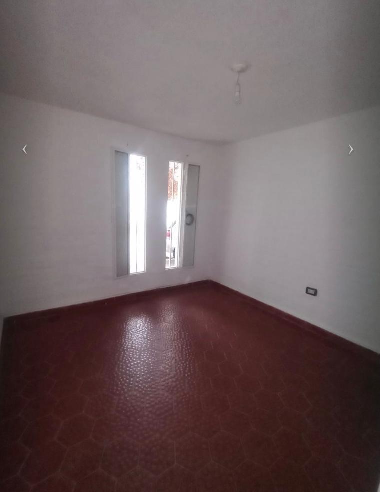 Departamento en Venta de Dos Dorm. con Patio en Barrio Rosedal 5
