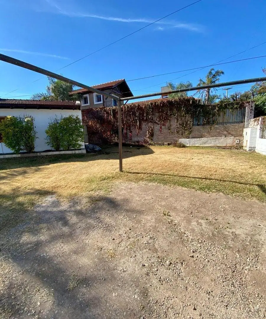 Casa en alquiler Villa Belgrano tres dormitorios ambientes amplios excelente ubicación 5
