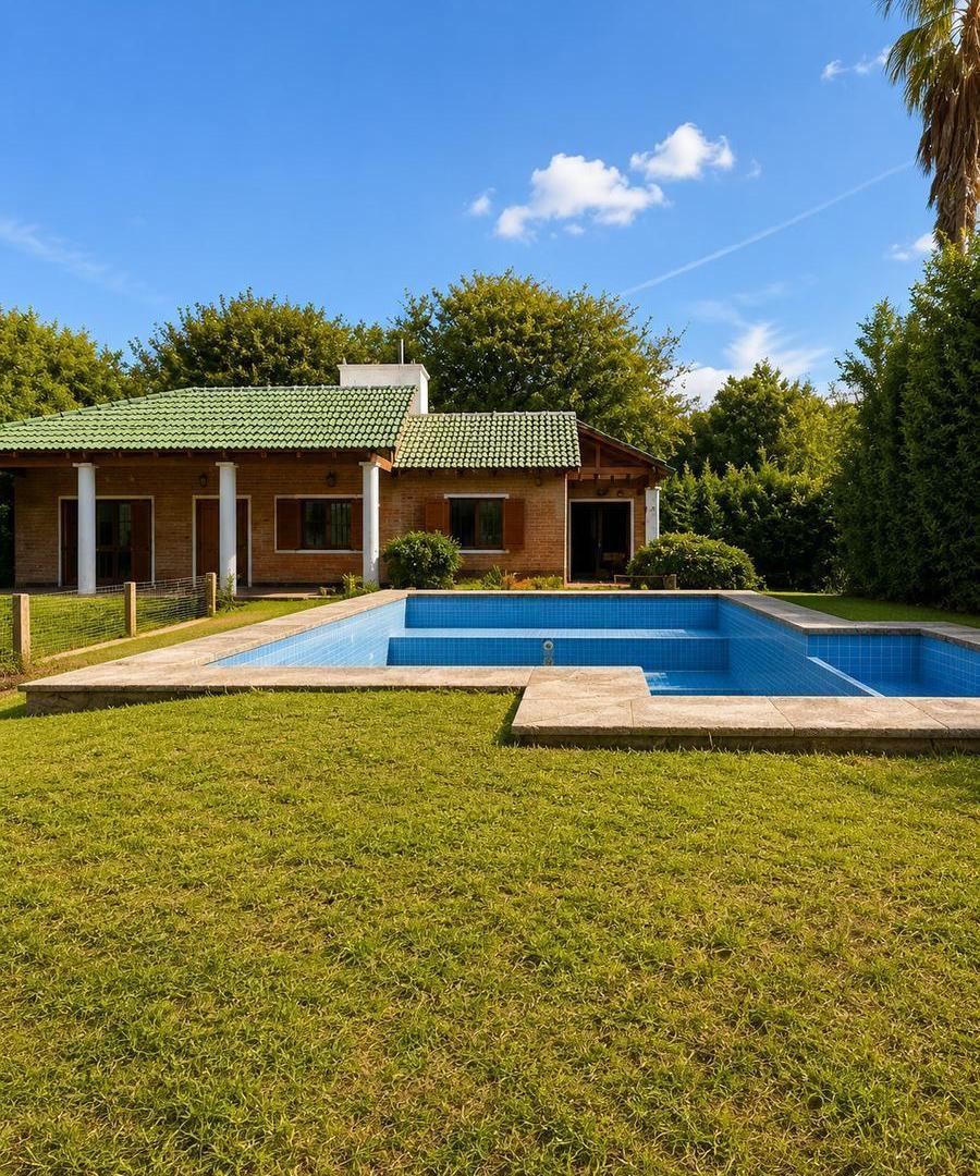 Casa quinta tres dormitorios amplia con gran parque en Quintas de Italia