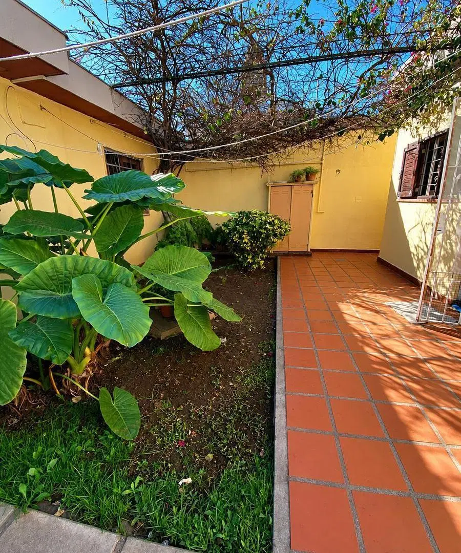 Casa mas local y departamento en venta en San Martín excelente ubicación 2
