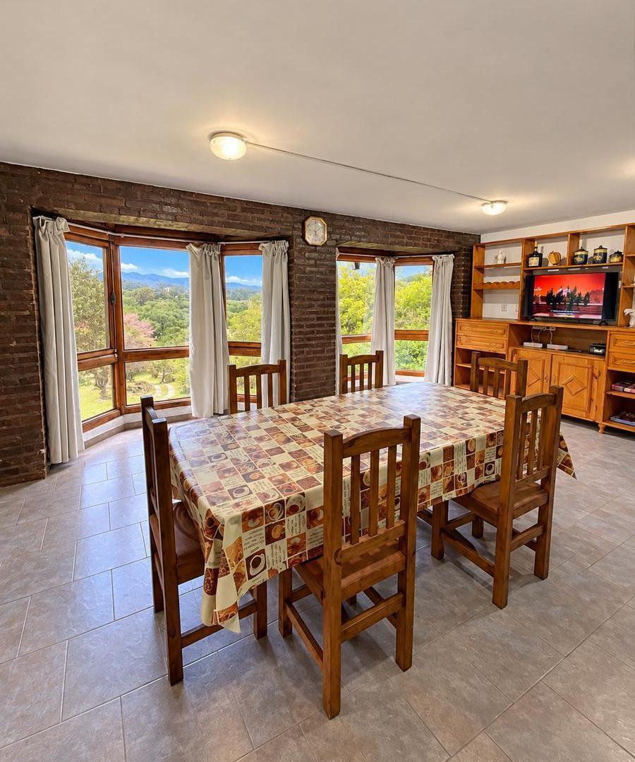 Foto de Casa en venta tres dormitorios mas pileta excelente vista en La, imagen 4