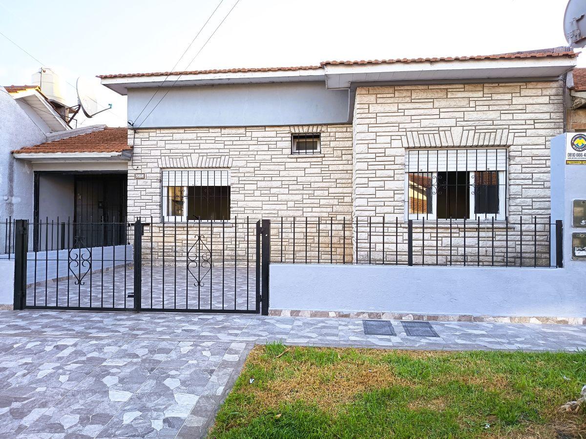ALQUILER 24 MESES CASA 3 AMB CON PATIO Y COCHERA EN PUNTA MOGOTES