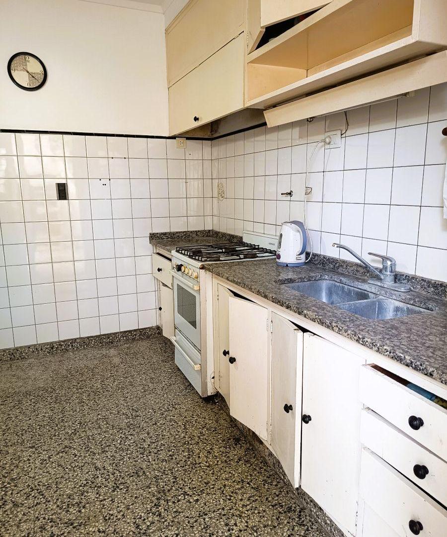 Foto de CHALET 5 AMB CON GARAGE, DEPENDENCIA Y AMPLIO PARQUE, OPORTUNIDAD EN, imagen 4