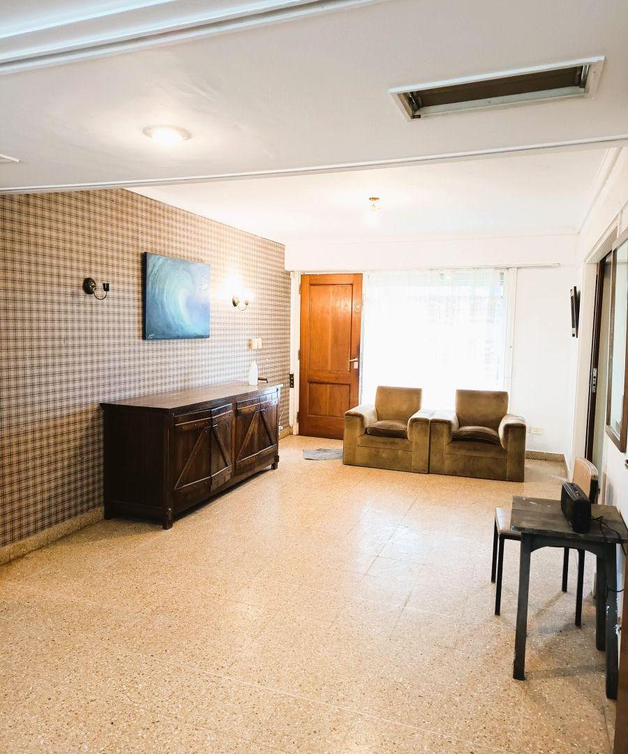 Foto de CHALET 5 AMB CON GARAGE, DEPENDENCIA Y AMPLIO PARQUE, OPORTUNIDAD EN, imagen 1