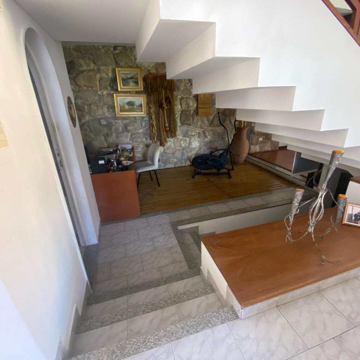 Importante Casa a La Venta en Colinas del Cerro 4