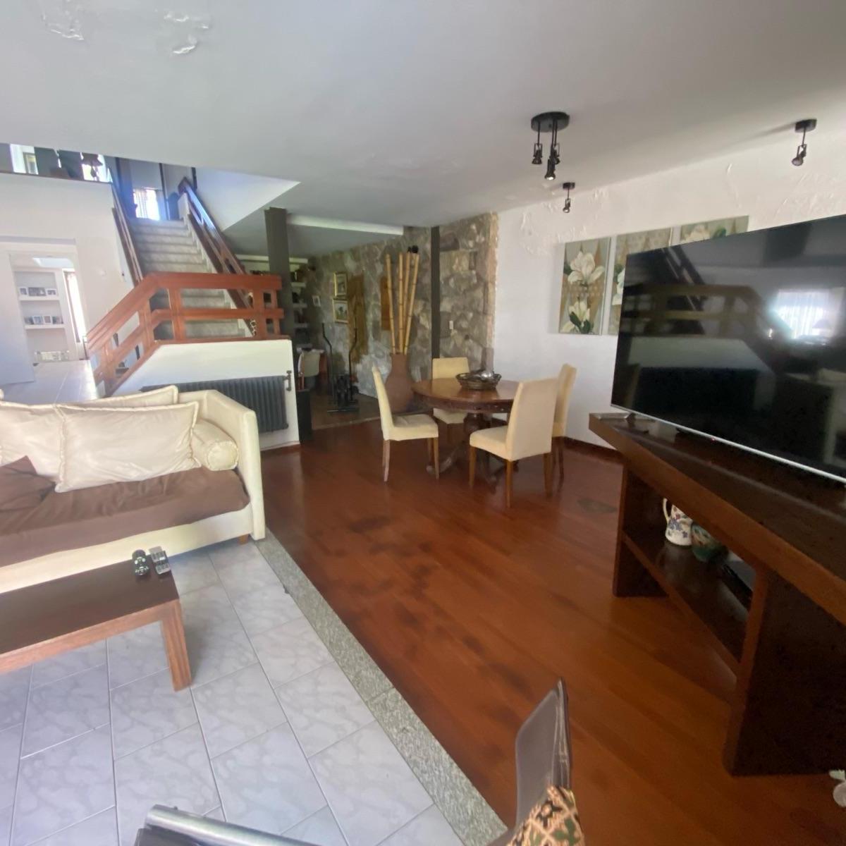 Importante Casa a La Venta en Colinas del Cerro 5