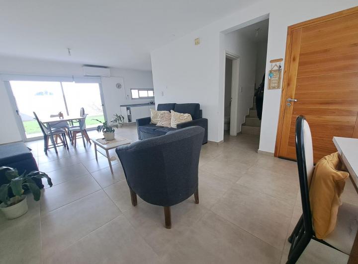CLAROS DEL BOSQUE - DUPLEX - ALQUILER - 3 DORM - 2 BAÑOS - PATIO CESPED 4