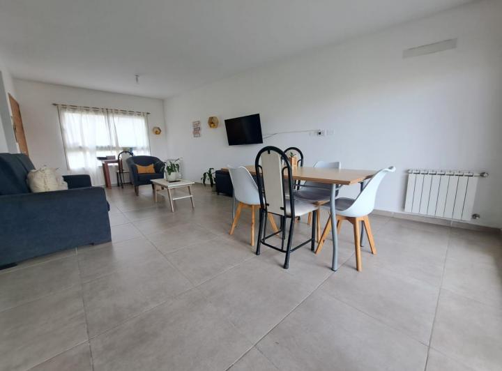 CLAROS DEL BOSQUE - DUPLEX - ALQUILER - 3 DORM - 2 BAÑOS - PATIO CESPED 2