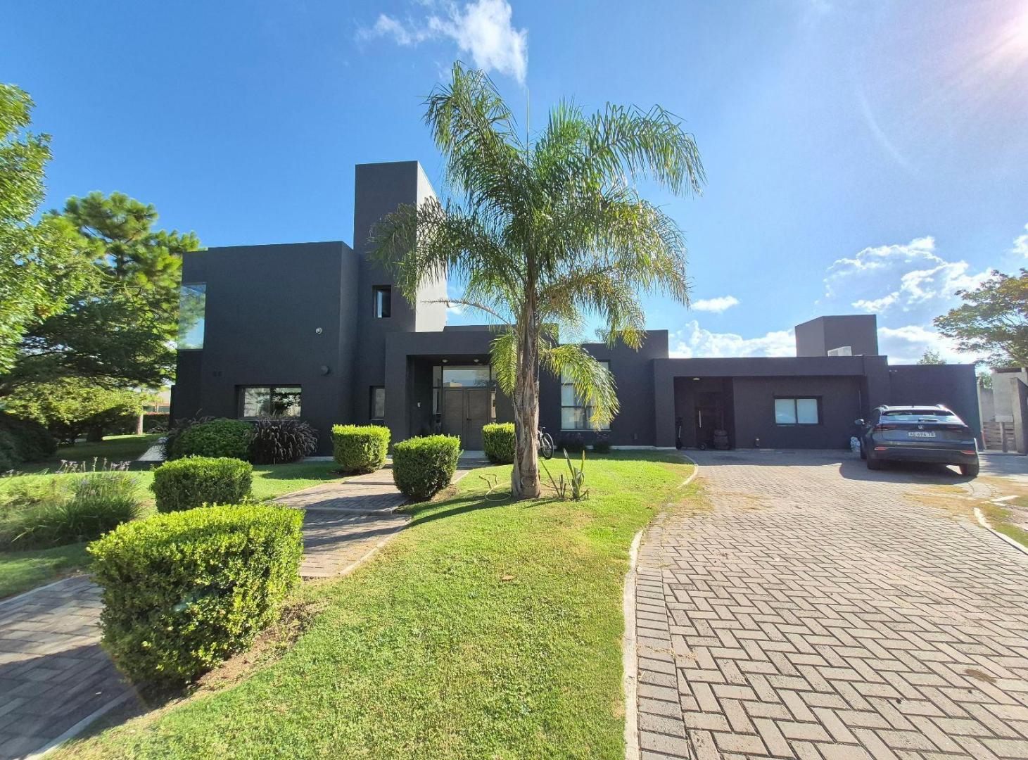 B°SAN ISIDRO - IMPORTANTE PROPIEDAD - 4 DORM -VENTA