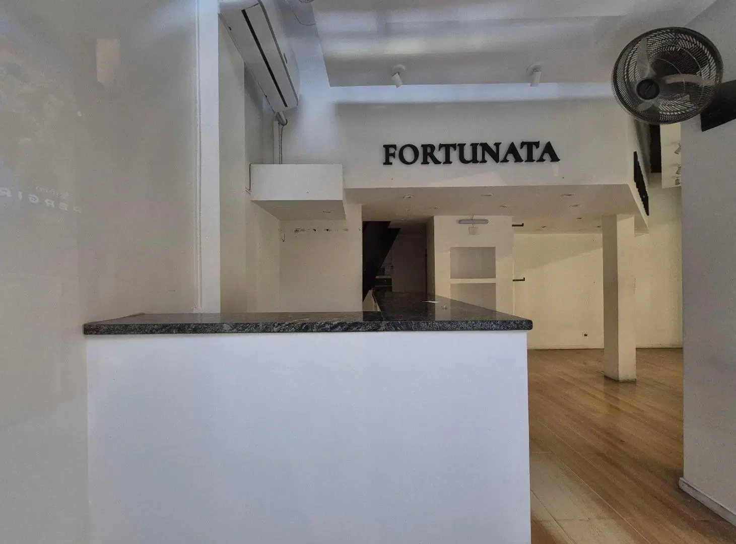 B° CENTRO- GALERIA REX -LOCAL- ALQUILER 3