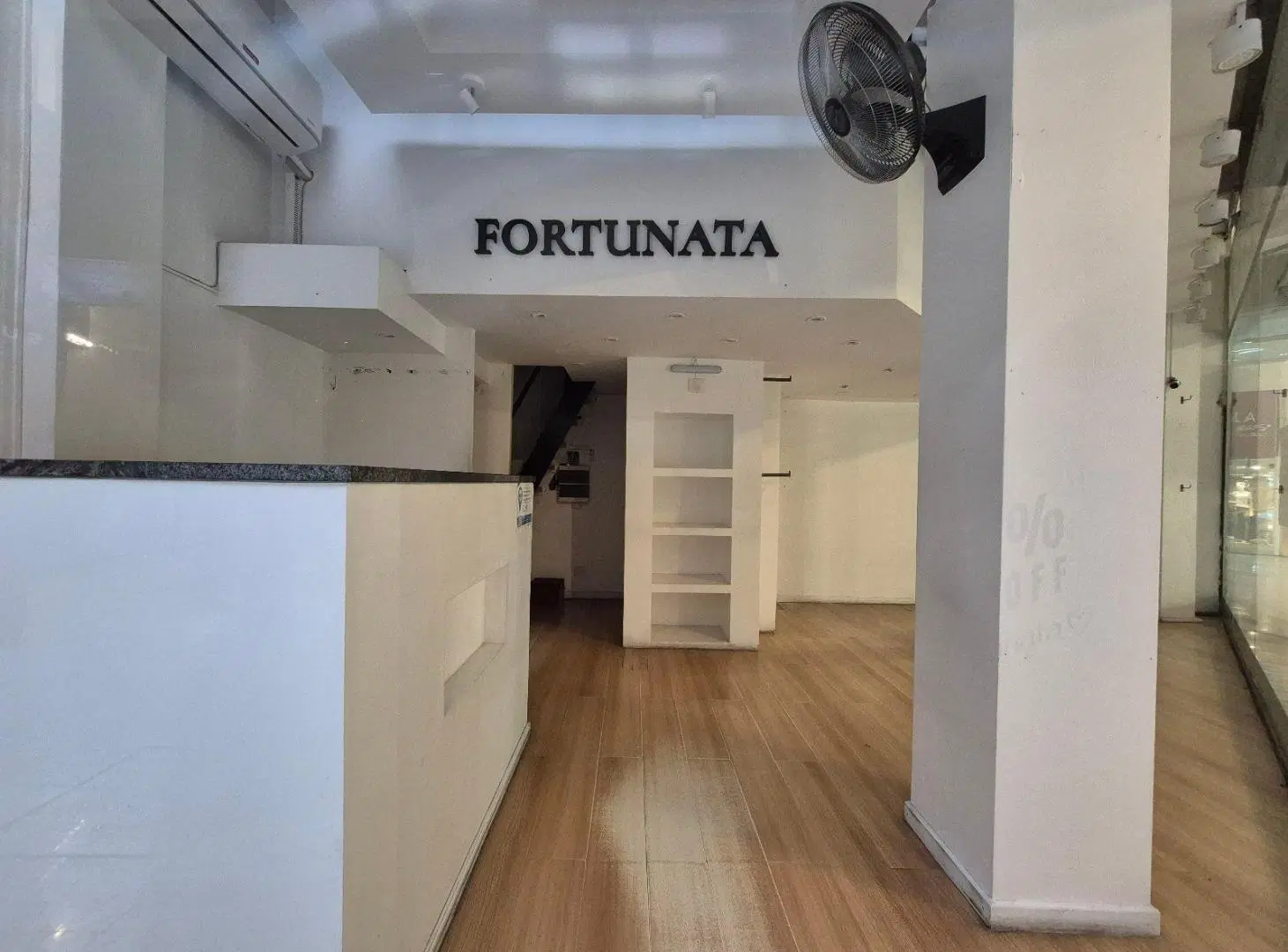 B° CENTRO- GALERIA REX -LOCAL- ALQUILER 2