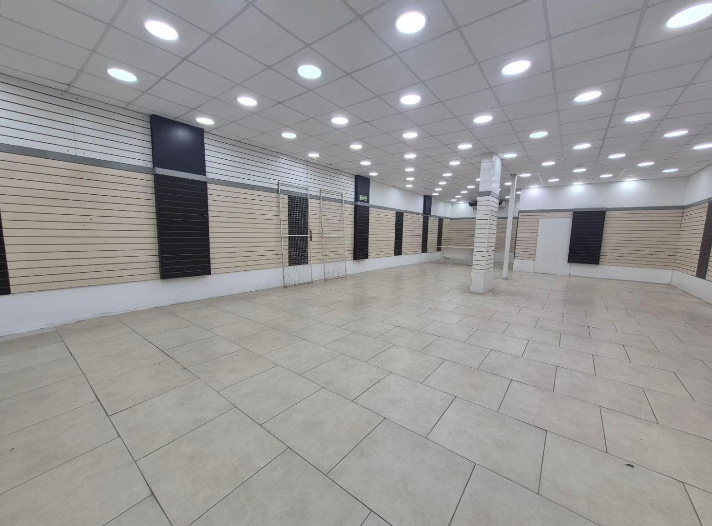 Foto de B° CENTRO - IMPORATANTE LOCAL - ALQUILER, imagen 5