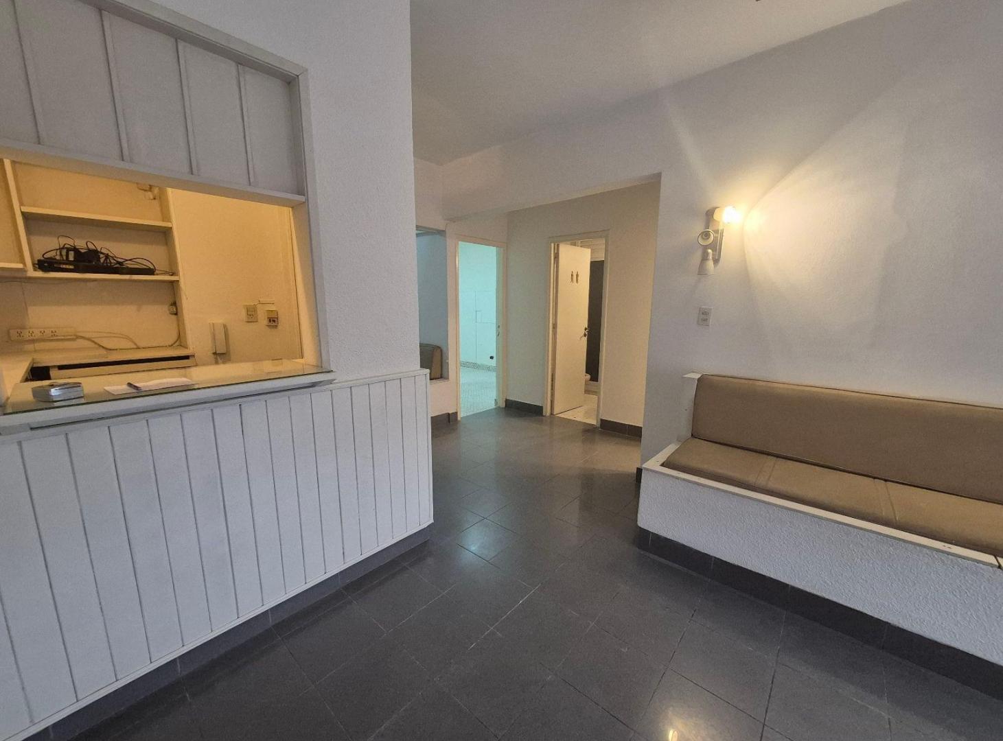 Foto de B° OFICINA/ CONSULTORIO ODONTOLOGICO- ALQUILER -3 PRIVADOS- CENTRO, imagen 3