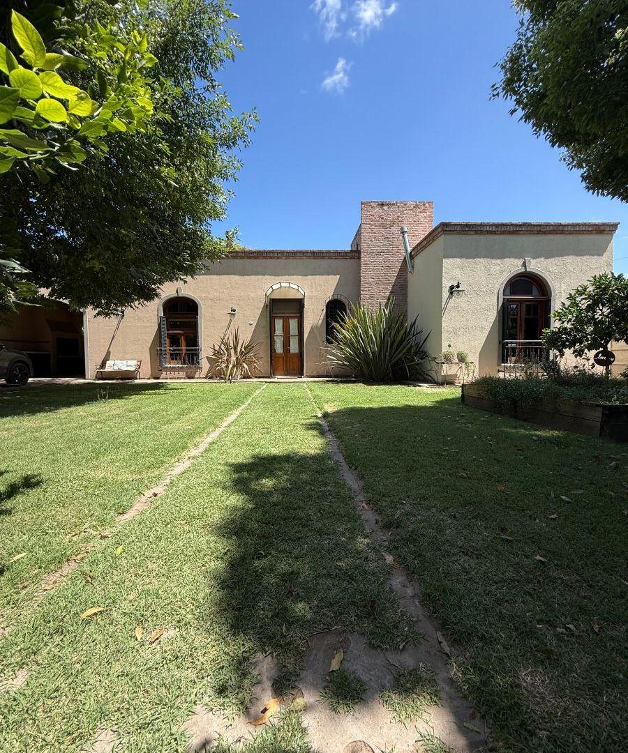 Hermosa casa en Barrio Los Troncos, Saladillo