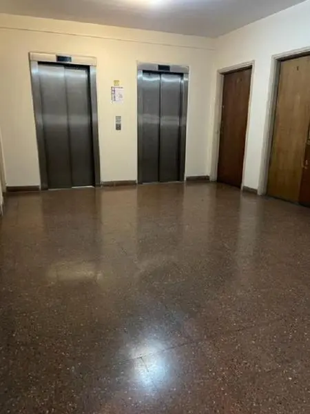 Oficina al frente en Venta en Tribunales 2