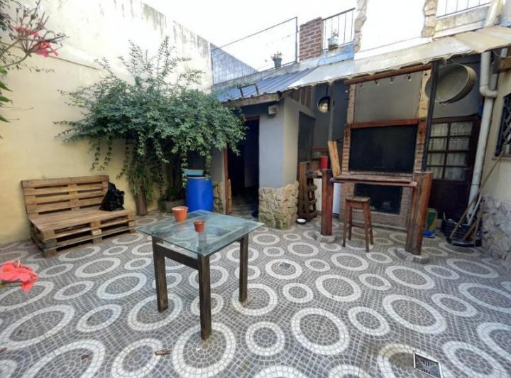 Foto de Propiedad en venta en block Casa y Local, imagen 2