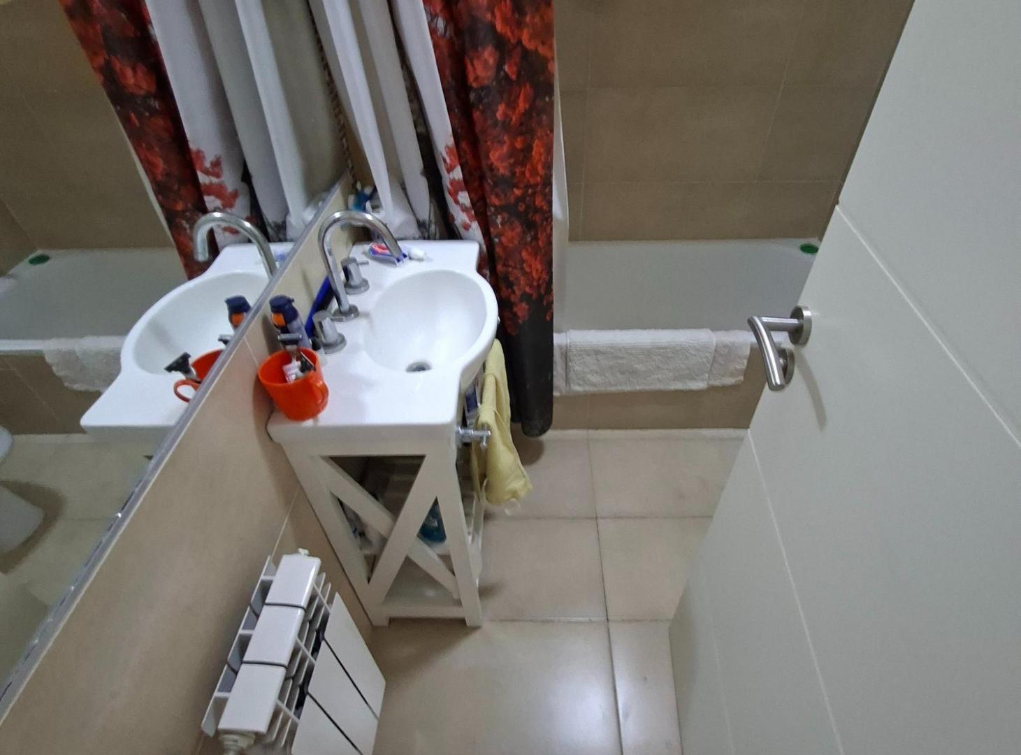 Foto de SEMIPISO DE 3 AMBIENTES EXTERNO COCHERA APTO CREDITO MACROCENTRO, imagen 4