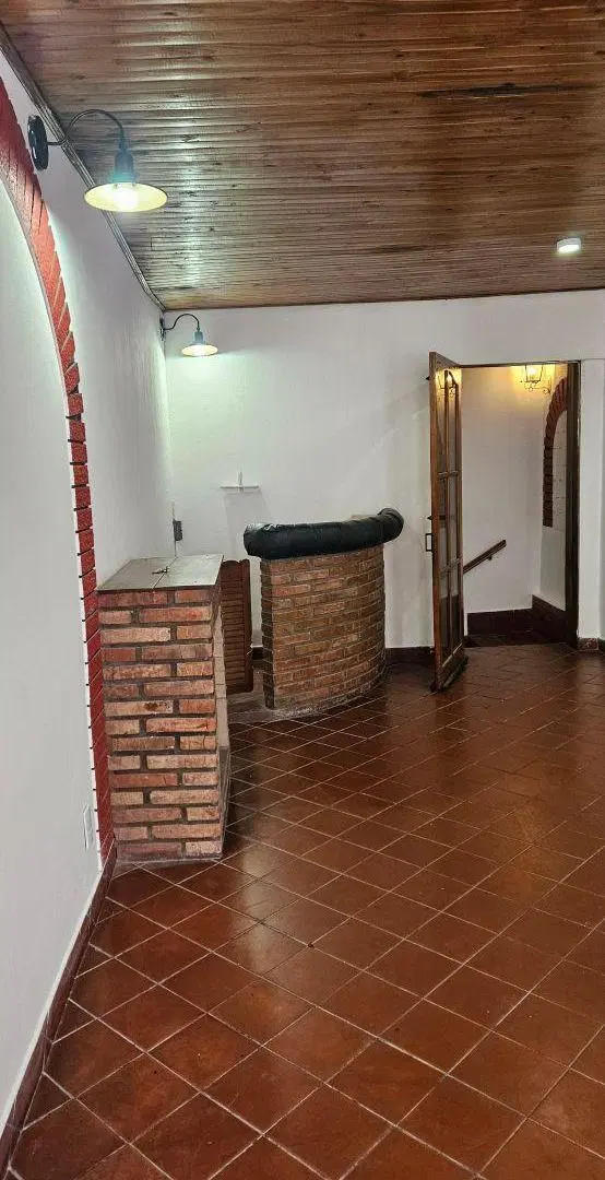 Casa de dos dormitorios en Planta Alta Pichincha 3