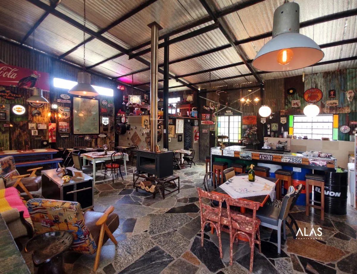 Parador gastronómico único + Vivienda en venta sobre ingreso al Camino del Cuadrado 5