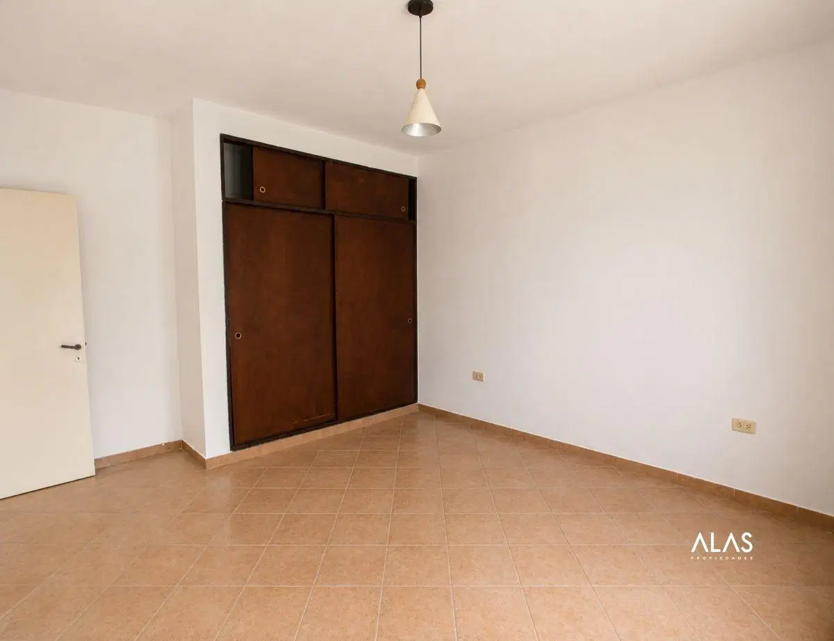 Casa con 2 dormitorios y 113 m² en venta en La Falda 8