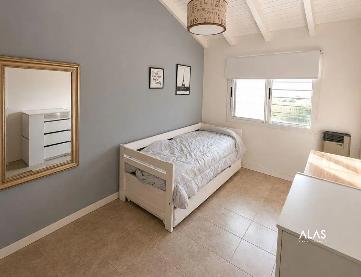 Casa de 136 m² con 3 dormitorios en venta en El Refugio, Argüello 5