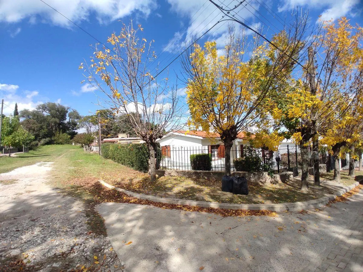 Casa de 74 m2 con 2 dormitorios en venta en Fray Luis Beltrán, La Falda 2