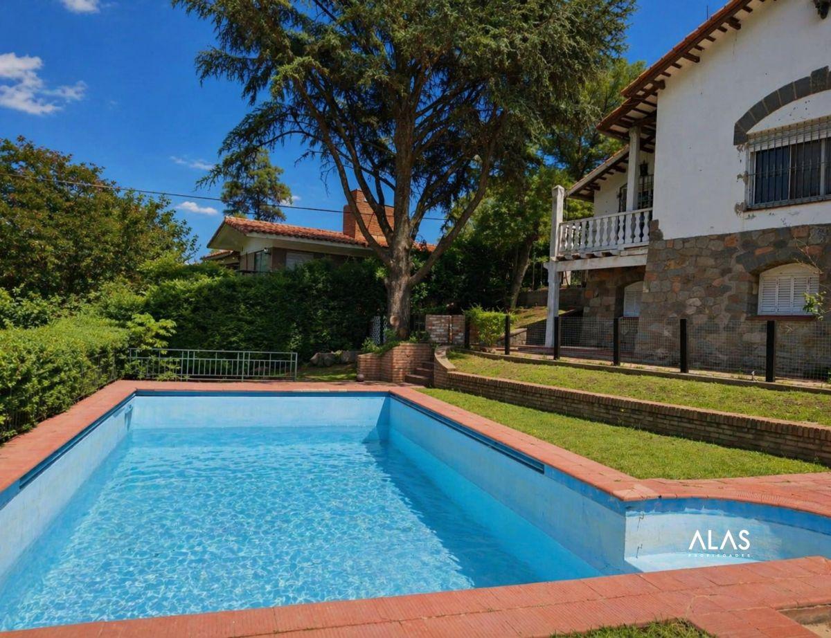 Foto de Casa de 418 m² con 3 dormitorios en venta en La Falda, imagen 2