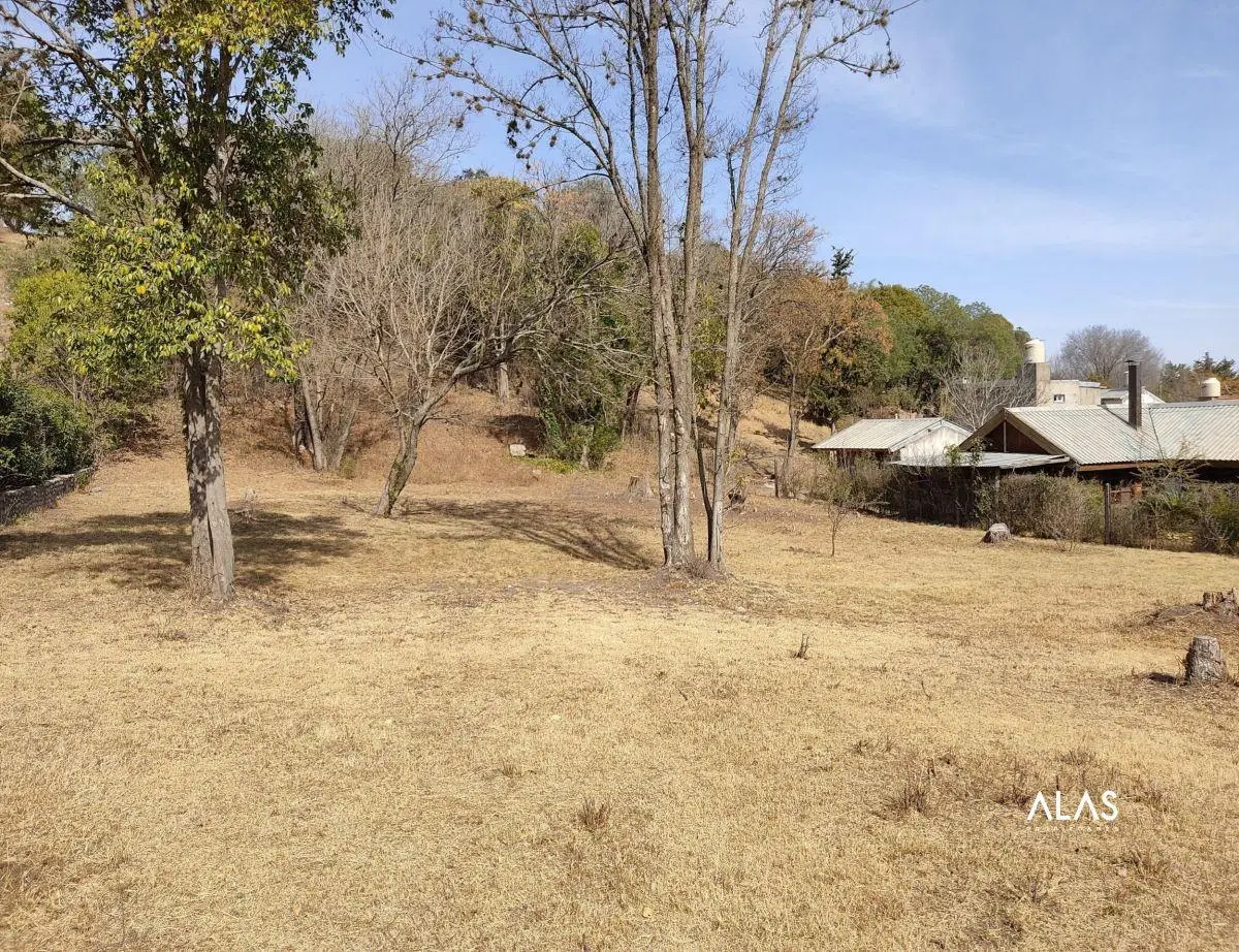 Terreno de 2054 m² en venta en Barrio Parque Jardin, La Falda 4