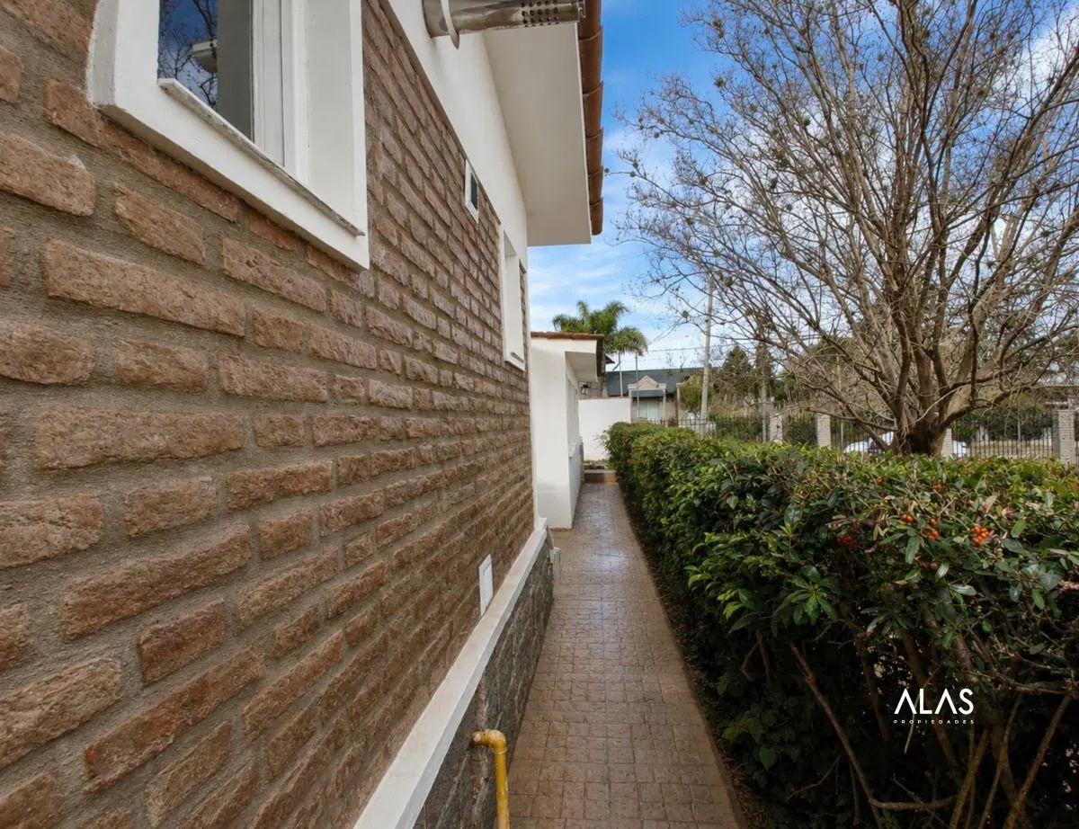 Casa de con 4 dormitorios en venta en Villa Eden, La Falda 1