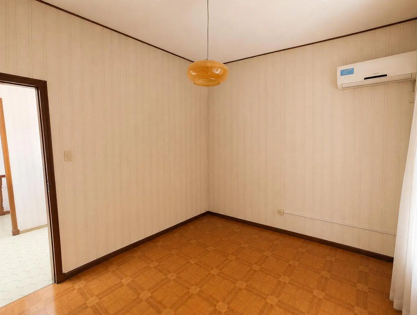 Casa de 200 m² con 3 habitaciones y departamento anexo en venta en Parque Jardin, La Falda 8