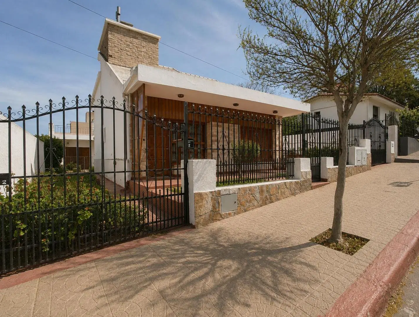 Casa de 200 m² con 3 habitaciones y departamento anexo en venta en Parque Jardin, La Falda 3