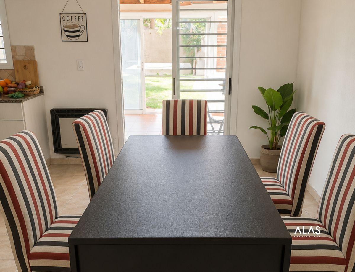 Foto de Dúplex en venta de 3 dormitorios con pileta y jardín en El Refugio, imagen 5
