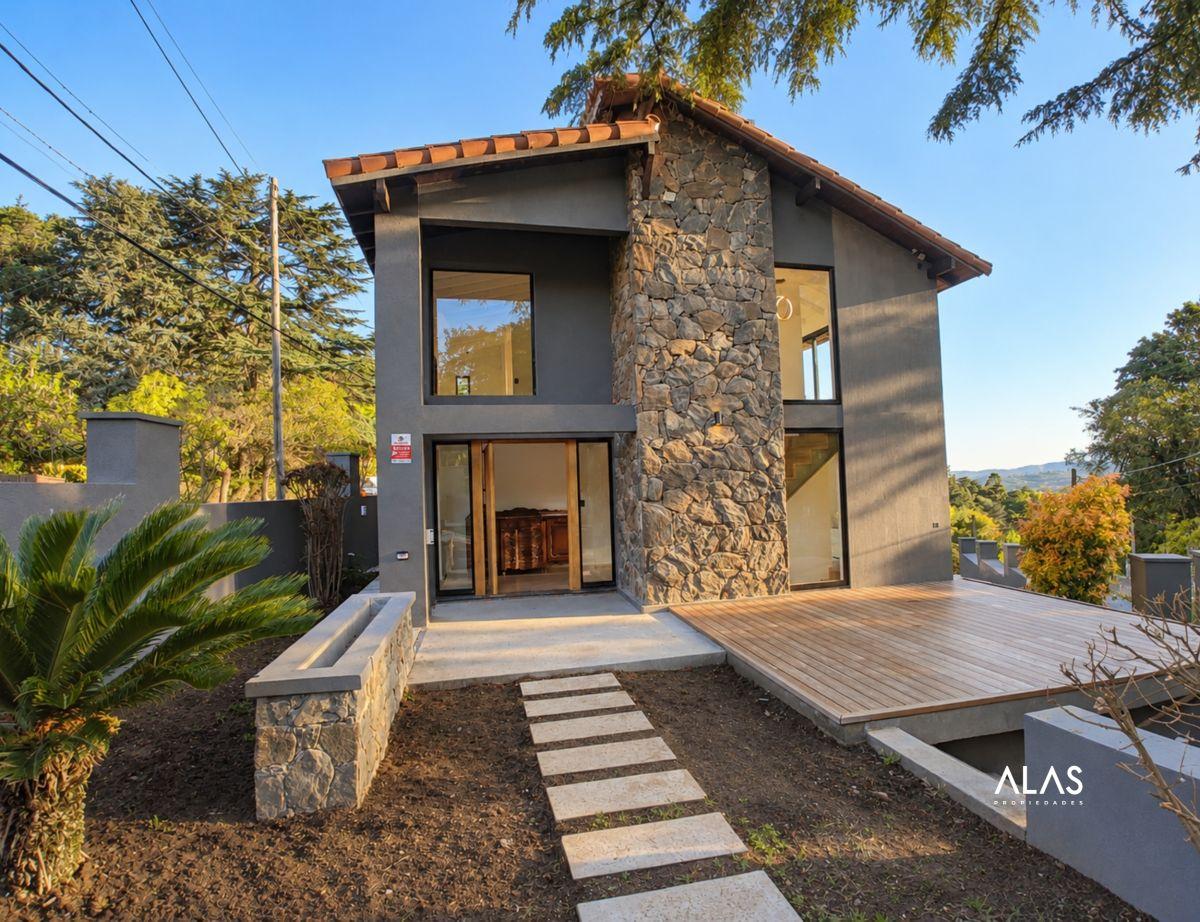 Foto de Casa reciclada a nueva en venta con piscina, vistas y excelente entorno, imagen 1