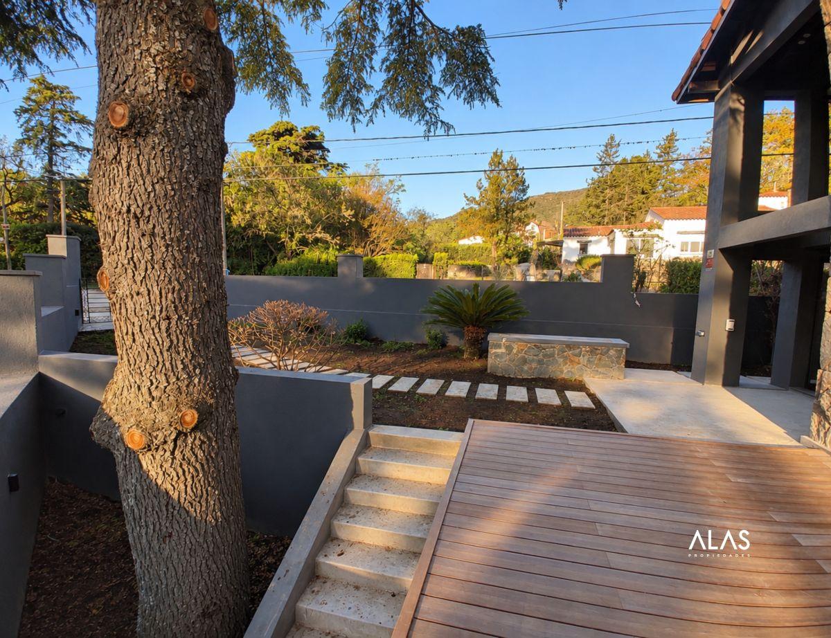 Foto de Casa reciclada a nueva en venta con piscina, vistas y excelente entorno, imagen 3