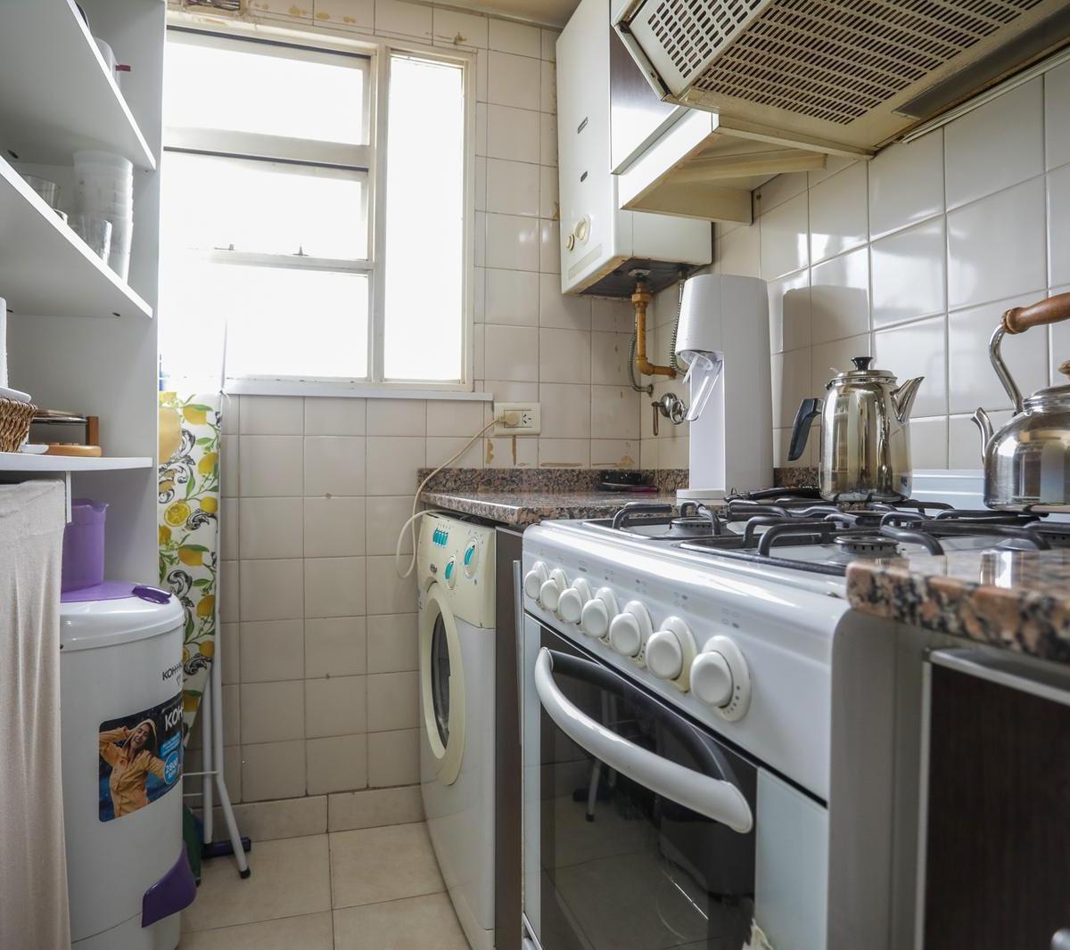 Apto Credito Hipotecario! Venta de Tres Ambientes con Cochera y Baulera en Torre. La Paternal 3
