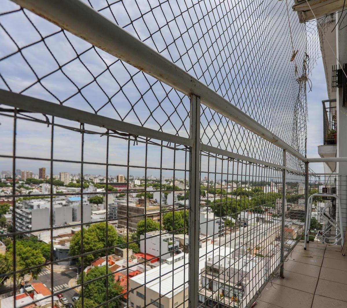 Apto Credito Hipotecario! Venta de Tres Ambientes con Cochera y Baulera en Torre. La Paternal 5