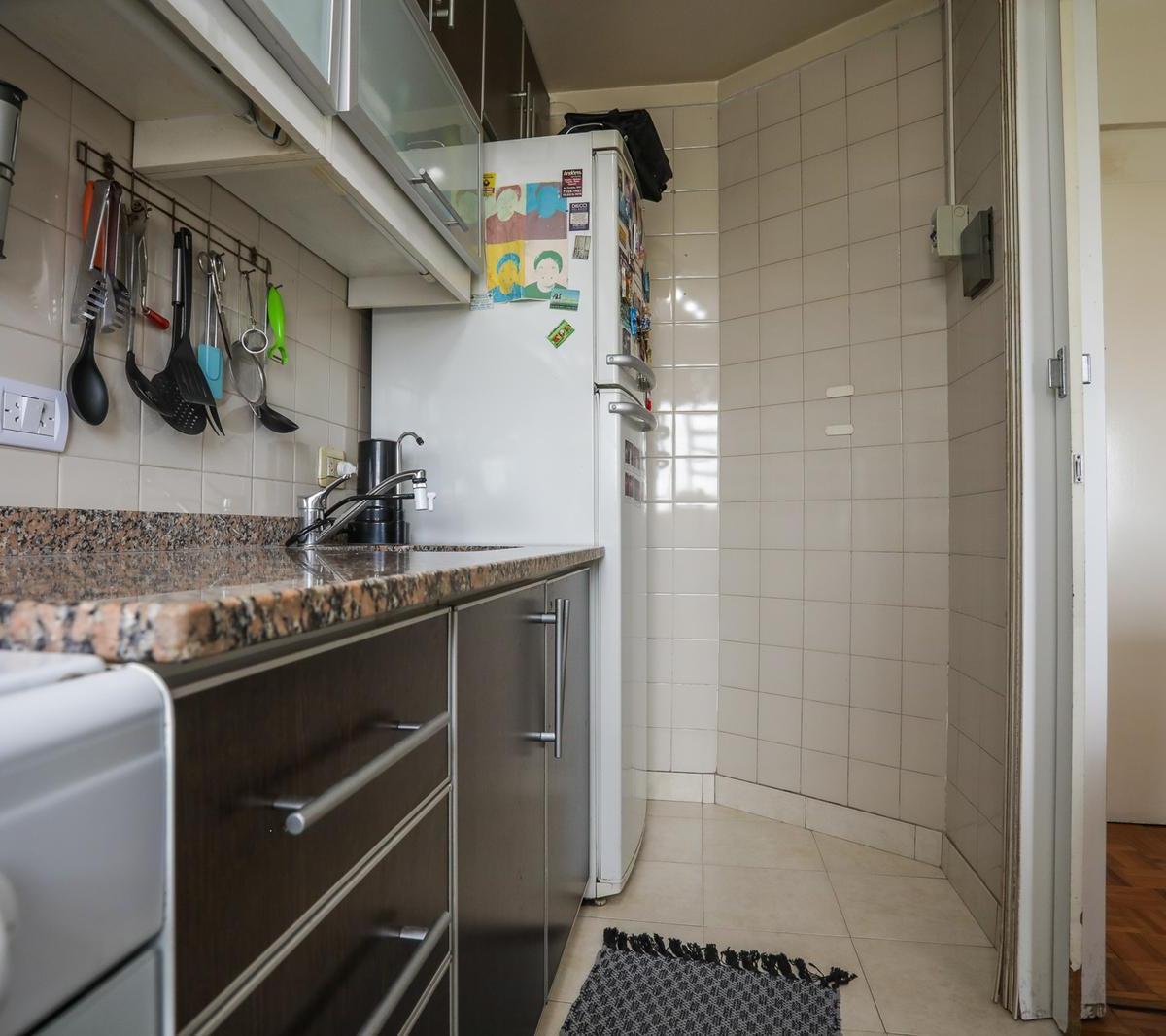 Apto Credito Hipotecario! Venta de Tres Ambientes con Cochera y Baulera en Torre. La Paternal 2